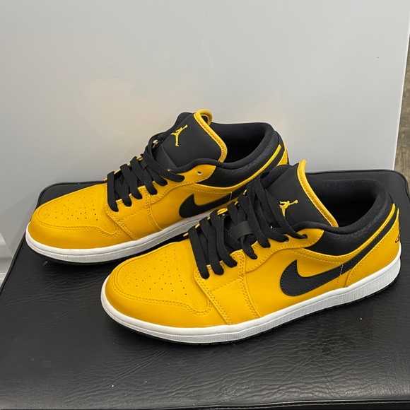 Men's Black and Yellow Sneakers - Picture 2 of 3